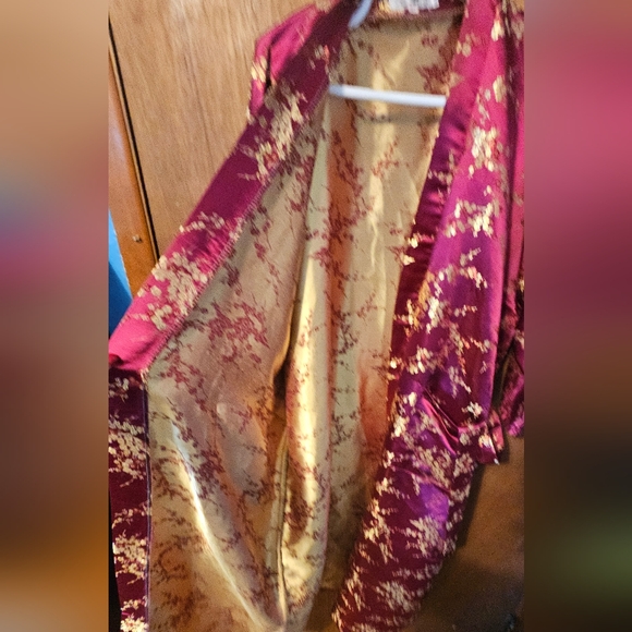 Women's Red Satin Asian Chinese  Robe Kimono  Sz XL - Picture 3 of 5